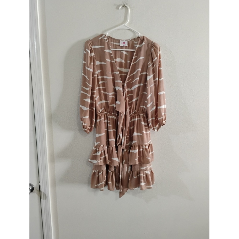 BuddyLove Tan White Abstract Print V-Neck Tiered Ruffle Mini Dress Medium